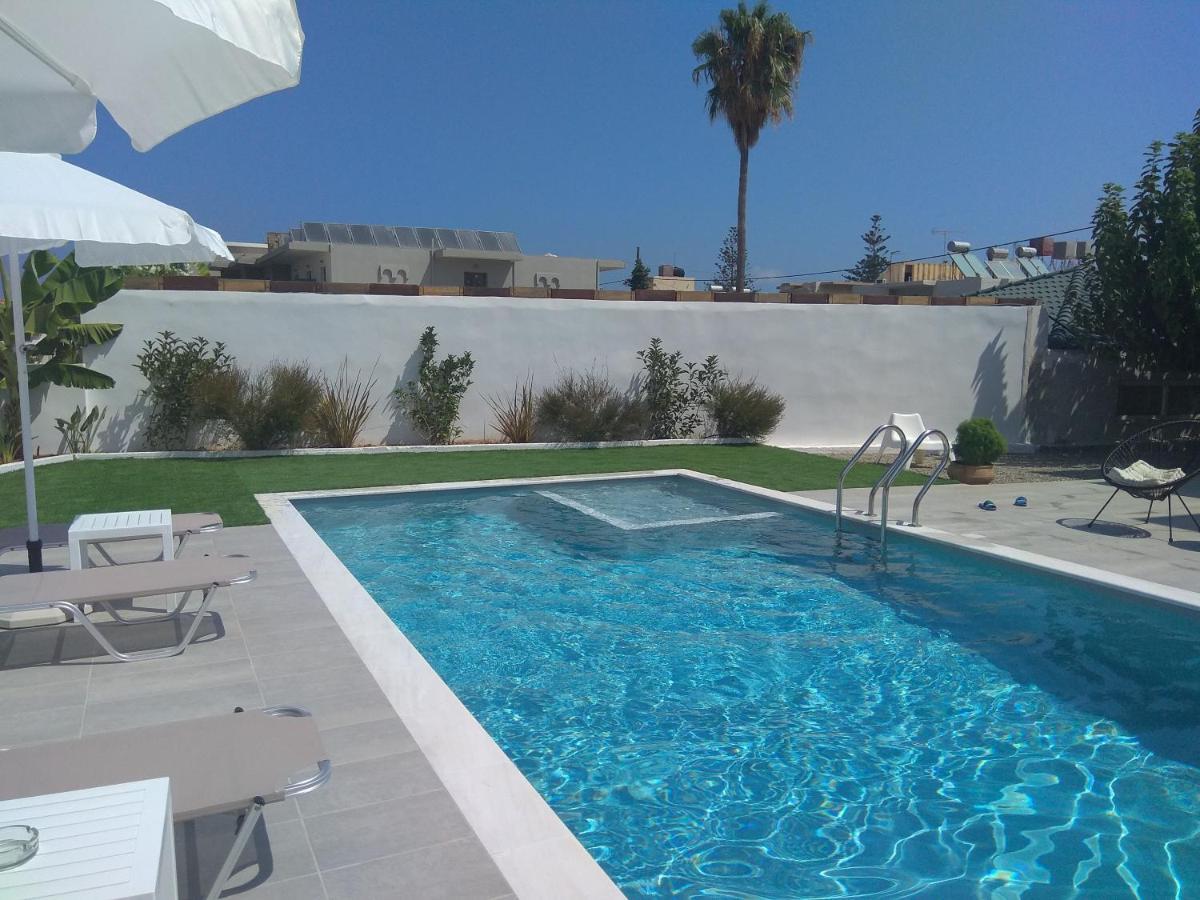 Raisakis Apartments Agia Marina Exteriör bild