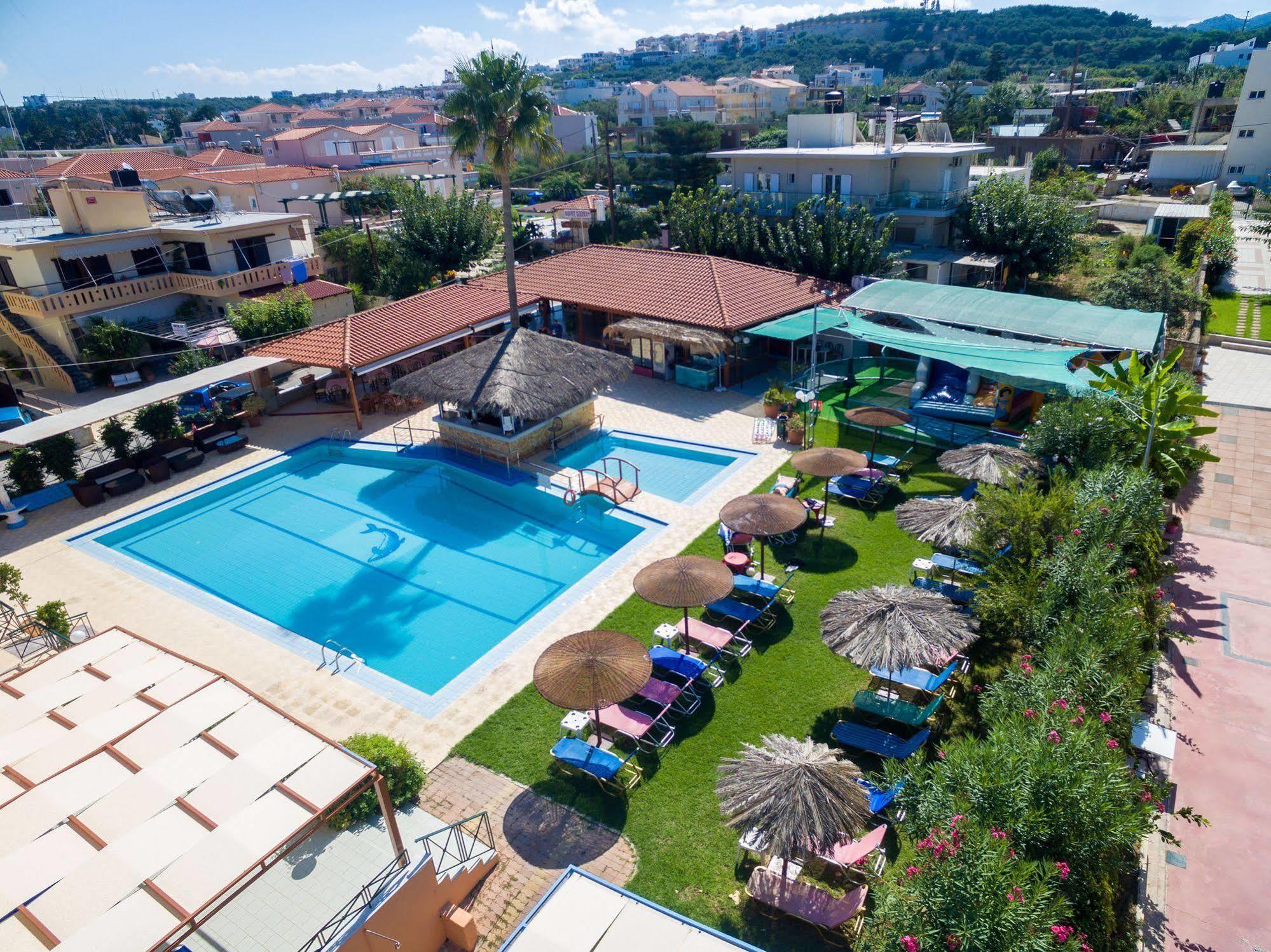 Raisakis Apartments Agia Marina Exteriör bild