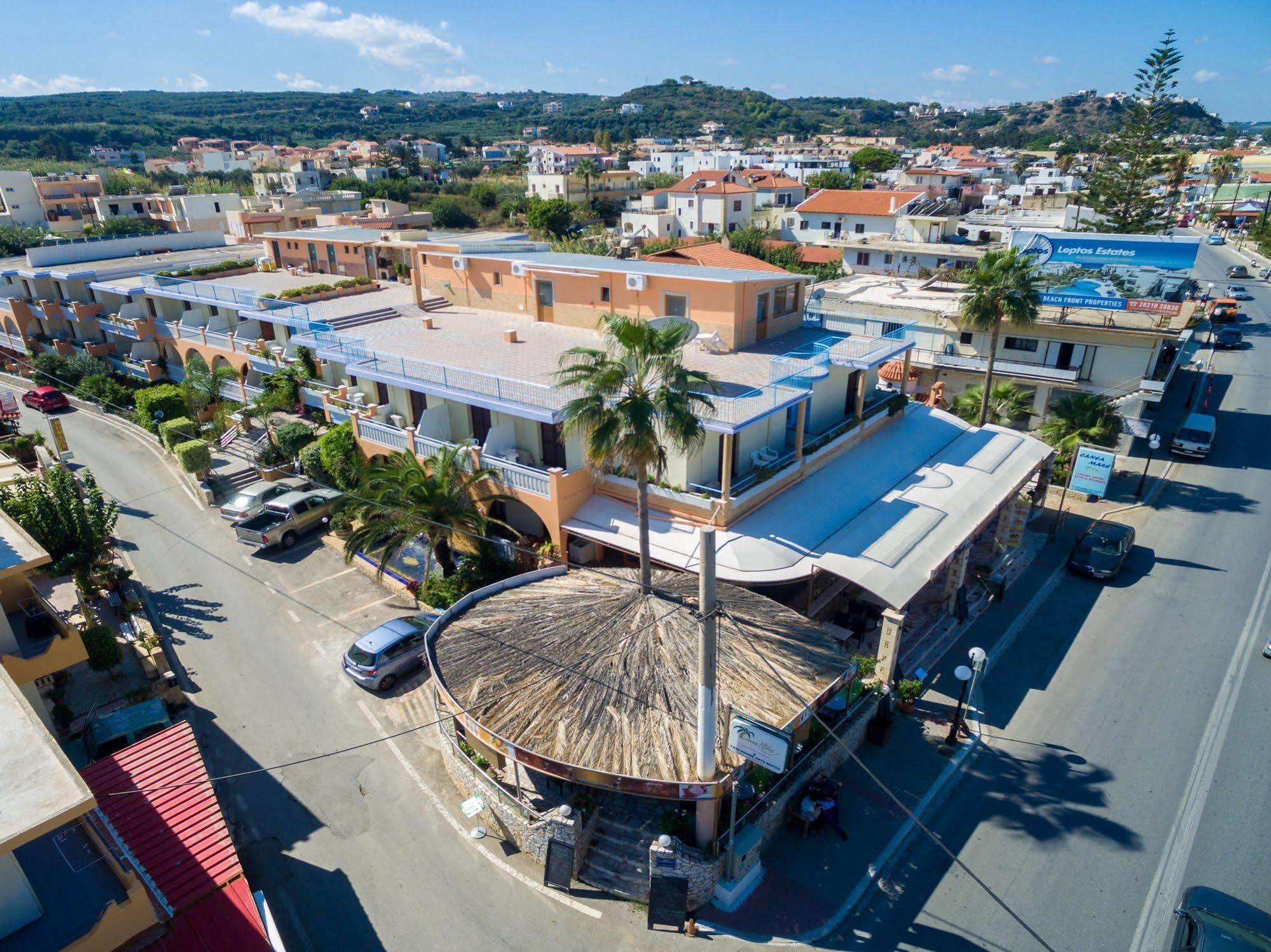 Raisakis Apartments Agia Marina Exteriör bild