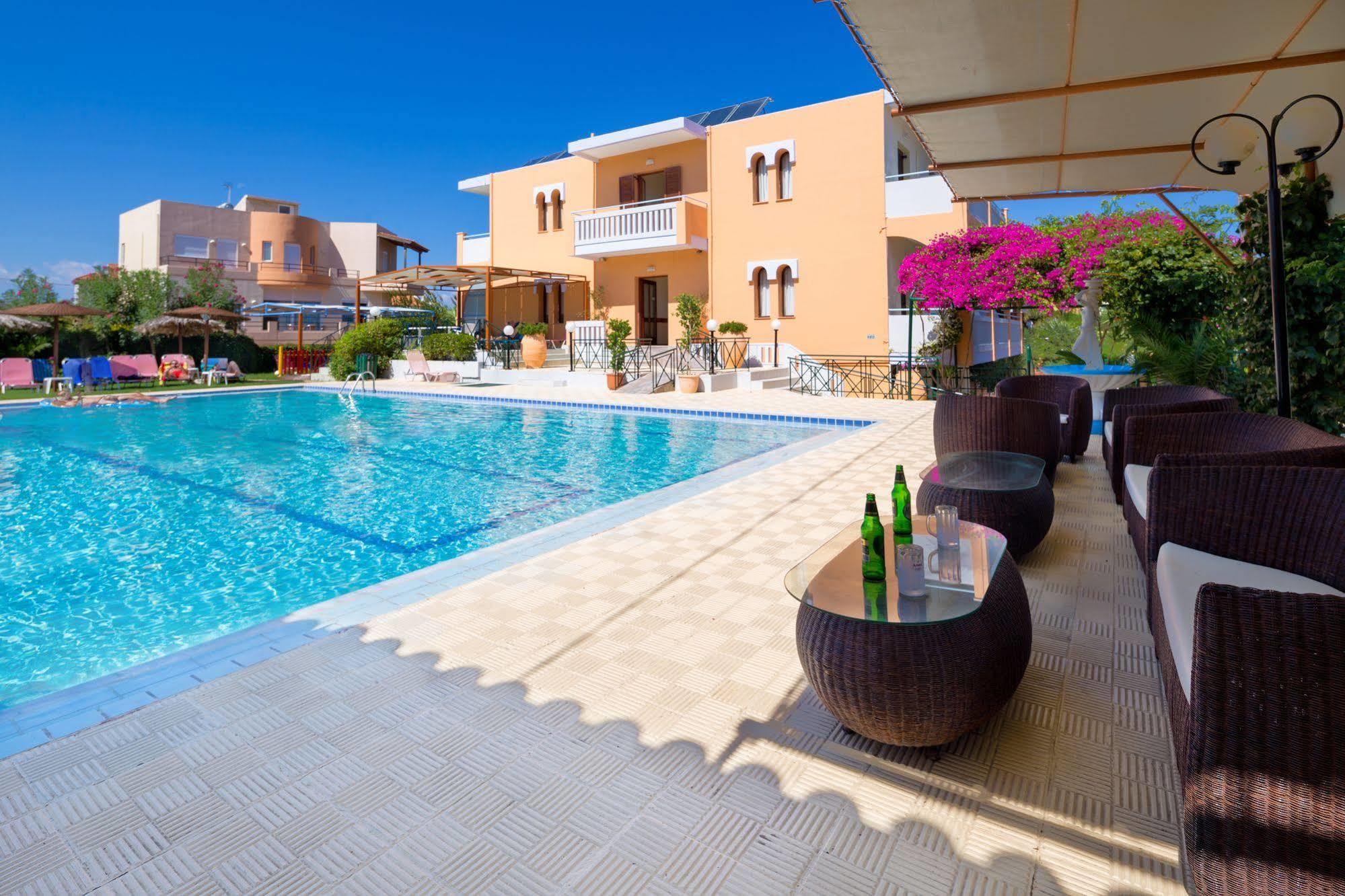 Raisakis Apartments Agia Marina Exteriör bild